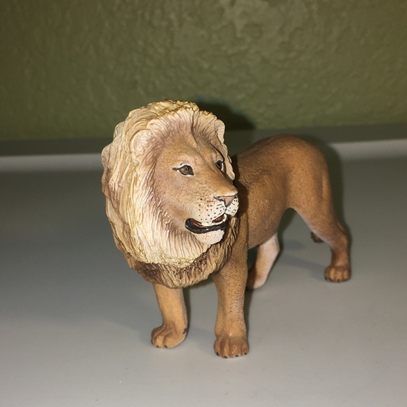 Retired Schleich Lion Figure - Picture 2 of 8